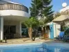 Pool/bar